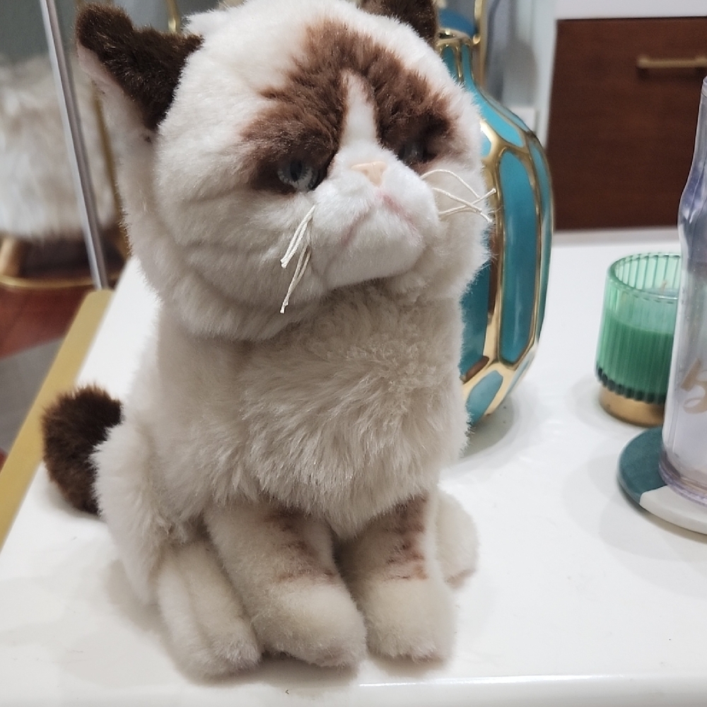 Gund The Grumpy Cat 9" Stuffed Animal Limited Edition